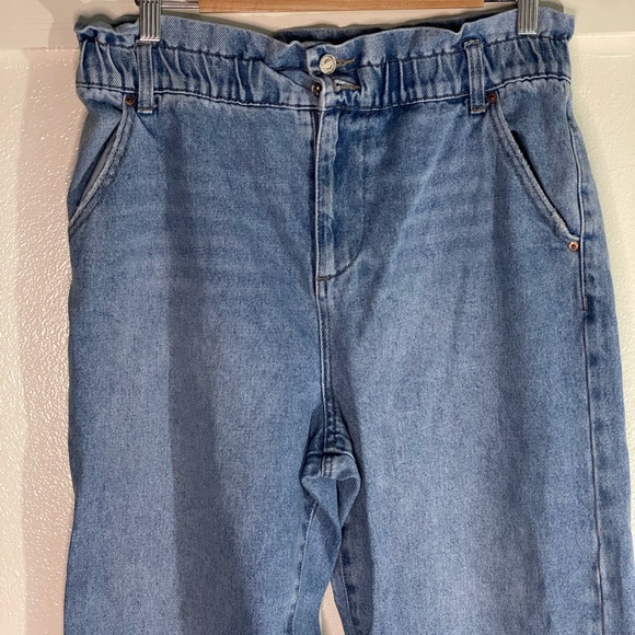 Forever 21 L High Rise Paper bag Straight Leg Mom Jeans - Picture 3 of 11